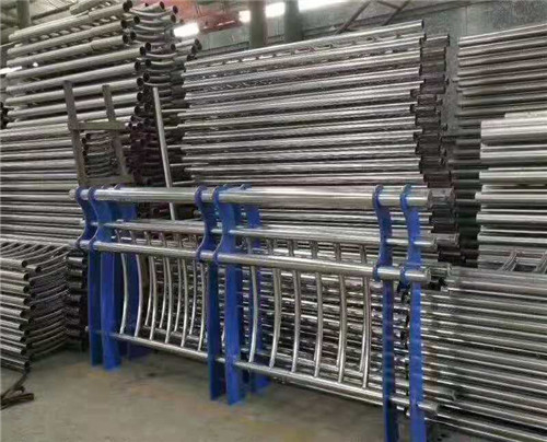 橋梁護(hù)欄廠家直銷 防撞橋梁護(hù)欄，不銹鋼復(fù)合管河道護(hù)欄